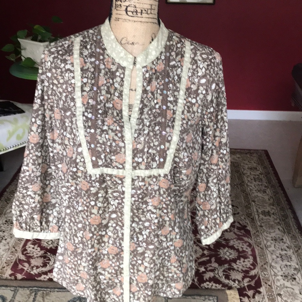 TINT Peasant flowered blouse with detailing.